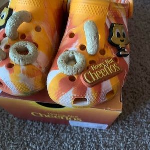 Cheerio crocs
